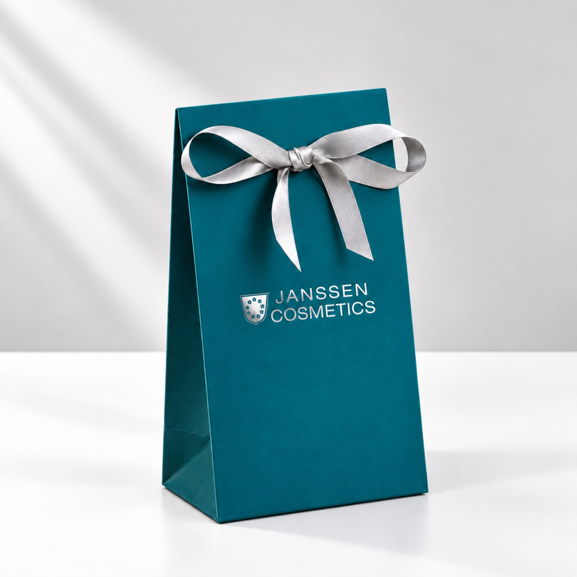 Gift bag with bow Christmas 2026 (1 pc)